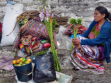 Květiny na trhu v Chichicastenengu (Guatemala, )