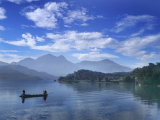 Jezero Slunce a Měsíce (Tchaj-wan, Dreamstime)