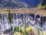 Jezero, NP Jiuzhaigou (Čína, Dreamstime)