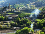 Tibetská vesnička Jiaju (Čína,  Dreamstime)