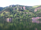 Skalnaté pobřeží,  řeka Jenisej (Rusko,  Dreamstime)