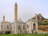 Mešita Sulejmana Too v Oshi (Kyrgyzstán, Dreamstime)