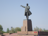 Socha Lenina v centru Oše (Kyrgyzstán, Dreamstime)