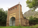 Mauzoleum Asafa ibn Burhiyi v Oši (Kyrgyzstán, Dreamstime)