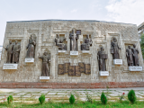 Památník slavných básníků (Tádžikistán, Dreamstime)
