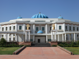 Prezidentský palác (Turkmenistán, Dreamstime)