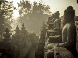 Borobudur při východu slunce (Indonésie, Dreamstime)