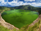 Jezírko, kráter Taal (Filipíny, Dreamstime)