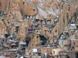 Kandovan na severu Íránu (Írán,  Dreamstime)