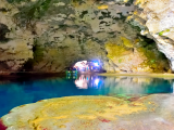 Podzemní jezírko Los tres ojos (Dominikánská republika, Dreamstime)