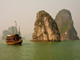 Dračí zátoka (Vietnam, Shutterstock)
