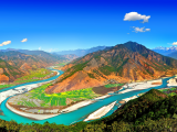 Výhled na krajinu v okolí řeky Yangtze (Čína, Dreamstime)