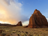 Chrám Měsíce a Slunce, NP Capitol Reef, Utah (USA, Dreamstime)