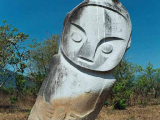 Megalit údolí Bada, Sulawesi (Indonésie, Shutterstock)