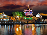Noční město Suzhou (Čína, Dreamstime)