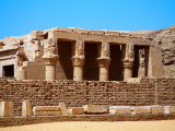 Horův chrám v Edfu (Egypt, Dreamstime)