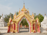Chrám Kuthodaw, Mandalay (Barma, Dreamstime)