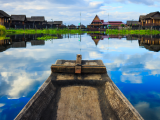 Loďka na jezeře Inle (Barma, Dreamstime)