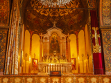 Interiér kláštera Echmiadzin (Arménie, Dreamstime)