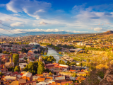 Výhled na celé Tbilisi (Gruzie, Dreamstime)