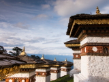 Stúpy, Dočula (Bhútán, Dreamstime)