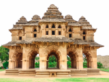 Lotus Mahal, Hampi (Indie, Dreamstime)