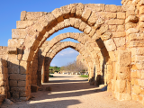 Akvadukt Caesarea (Izrael, Dreamstime)