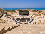 Amfiteátr Caesarea (Izrael, Dreamstime)