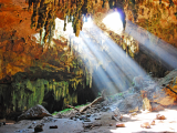 Jeskyně Loltun (Mexiko, Dreamstime)