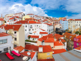 Alfama, Lisabon (Portugalsko,  Dreamstime)