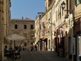 Uličky města Alghero (Itálie, Dreamstime)