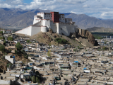 pevnost dzong, Shigatse (Čína, Dreamstime)