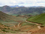 silnice na Tibetské náhorní plošině (Čína, Dreamstime)