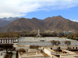 náměstí před palácem Potala, Lhasa (Čína,  Dreamstime)