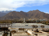 náměstí před palácem Potala, Lhasa (Čína, Dreamstime)