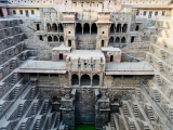 Studna Chand Baori, Abhaneri (Indie, Dreamstime)