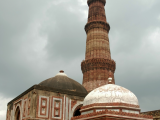 Qutab Minar, Nové Dillí (Indie, Dreamstime)