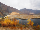 Jezero Phander, údolí Phander (Pákistán, Dreamstime)