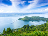 Jezero Danau Toba (Indonésie, Dreamstime)