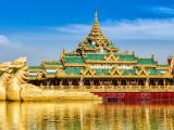 Pagoda Karaweik, jezero Kandawgyi (Barma, Dreamstime)