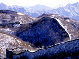 Velká čínská zeď s horskou scenérií (Čína, Dreamstime)
