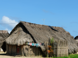 Tradiční dům indiánů Kuna na soustroví San Blas (Panama, Dreamstime)