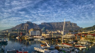 Přístav v Kapském městě se Stolovou horou v pozadí (Jihoafrická republika, Pixabay.com)