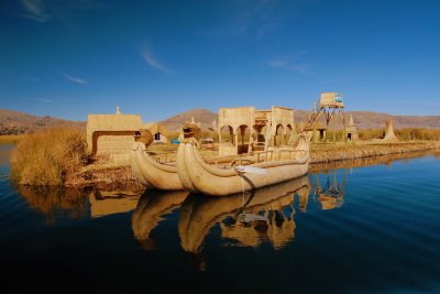 vesnice na jezeře Titicaca (Peru, Dreamstime)
