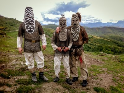 Dagestáni ve starých kostýmech vojáků Ruska (Rusko, Dreamstime)
