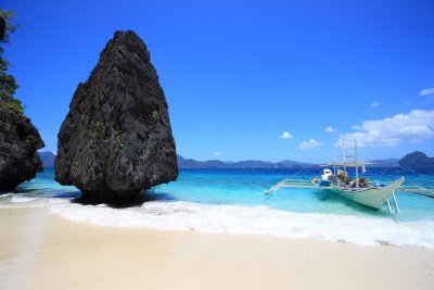 pláž na souostroví Bacuit, Palawan, Filipíny (Filipíny, Shutterstock)
