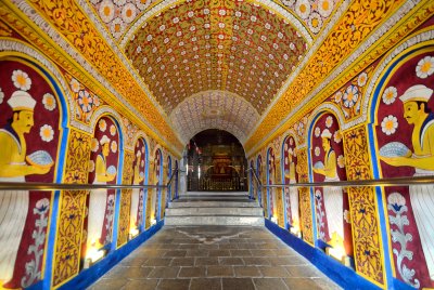 V Chrámu Buddhova zubu, Kandy (Srí Lanka, Shutterstock)