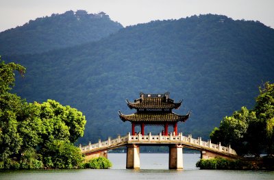 Západní jezero, Hangzhou (Čína, Dreamstime)