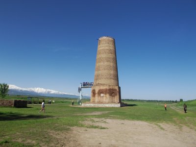 Věž Burana (Kyrgyzstán, Dreamstime)