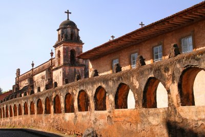 Kostel, Patzcuaro (Mexiko, Dreamstime)